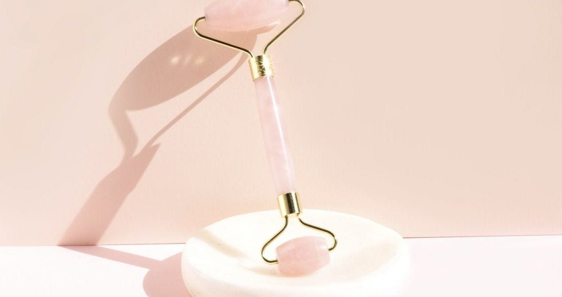 rose quartz facial roller